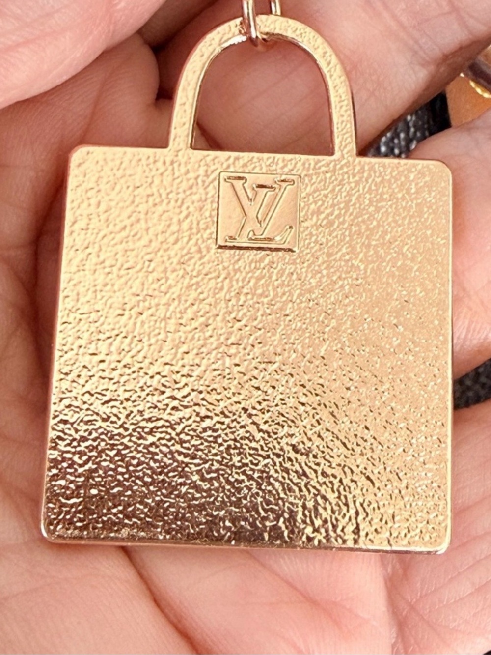 Louis Vuitton EUC stamped Mini
Bag Charm/Keychain/
Tiffany Blue & Gold - Picture 3 of 8